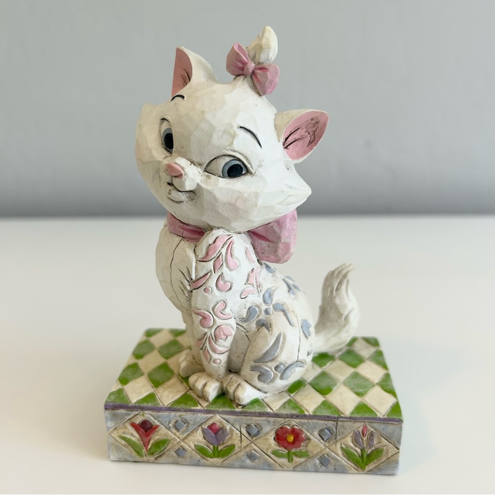 Marie The Aristocats Disney Decor | Jim Shore Showcase Collection | Jolie Marie - Picture 10 of 10